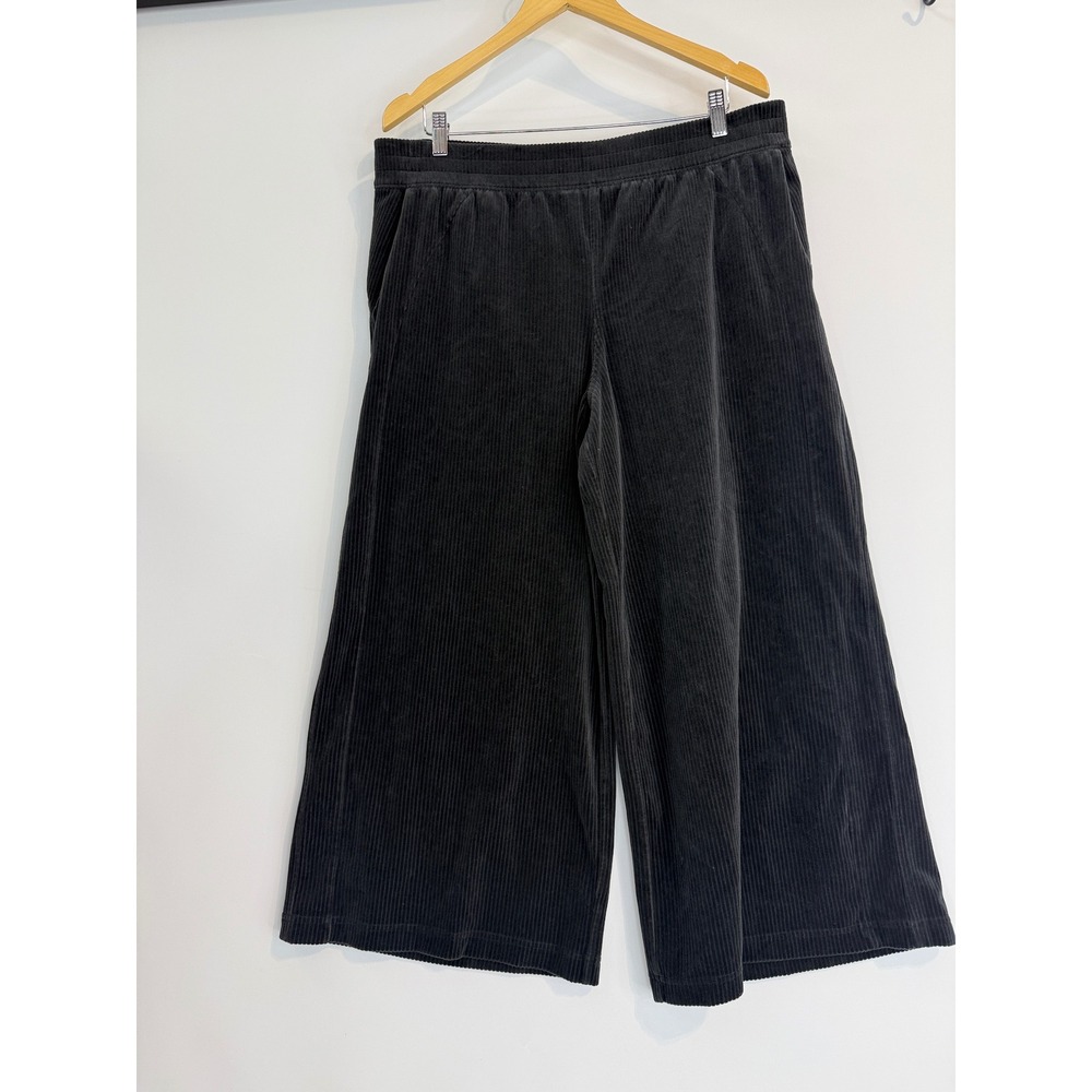 Lululemon Scuba Mid-Rise Wide-Leg Crop Women 14 Black Velvet Cord W6CT6S